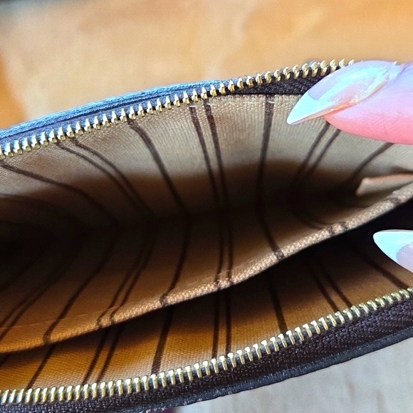 Louis Vuitton Monogram Neverfull Tote Bag - Dark Brown and Tan - Picture 3 of 10